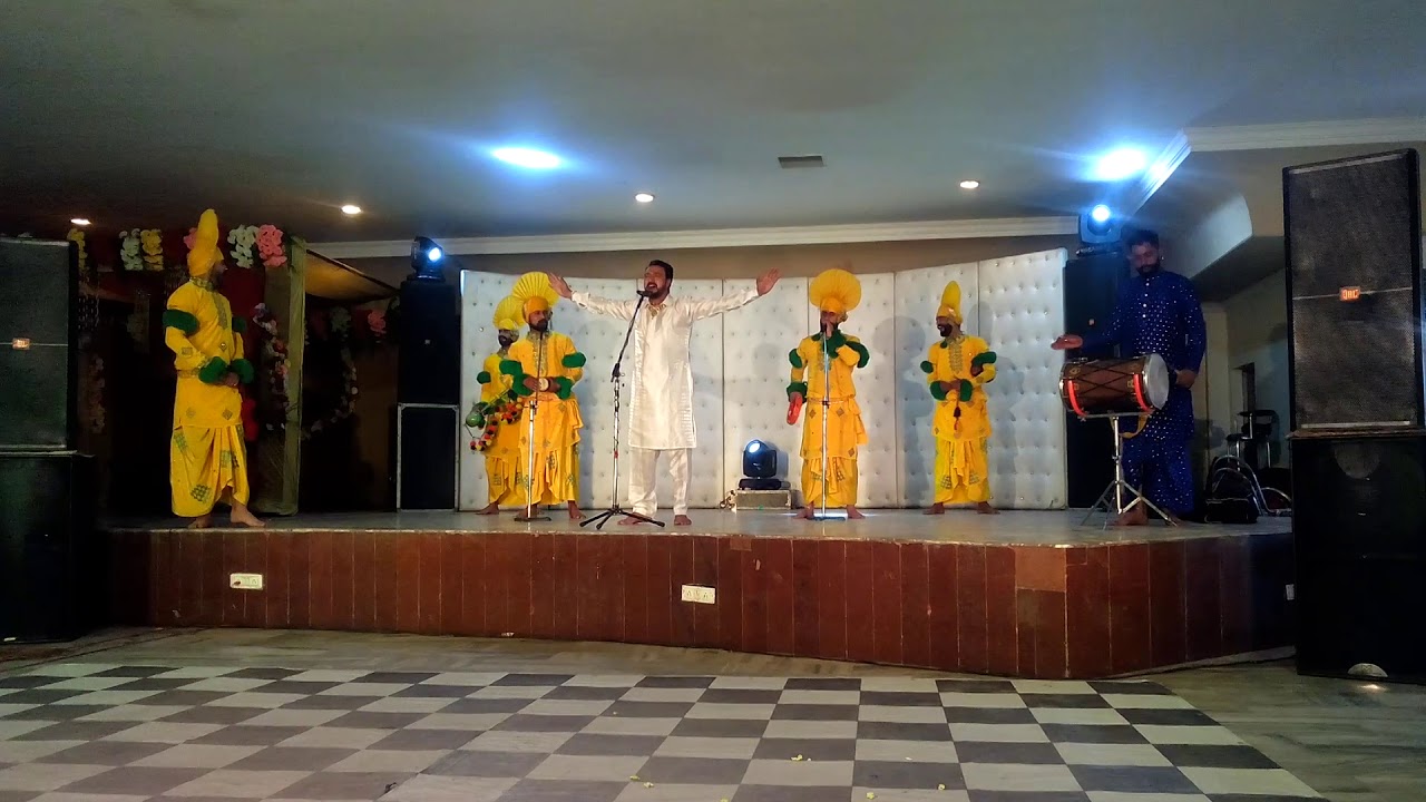 Performance by saabdj bhangra group